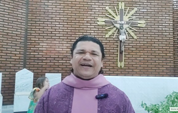 PADRE MARCOS GRAVA A BENÇÃO DA SEMANA PARA O JPN; IGREJA LOTADA NESTE ÚLTIMO DOMINGO